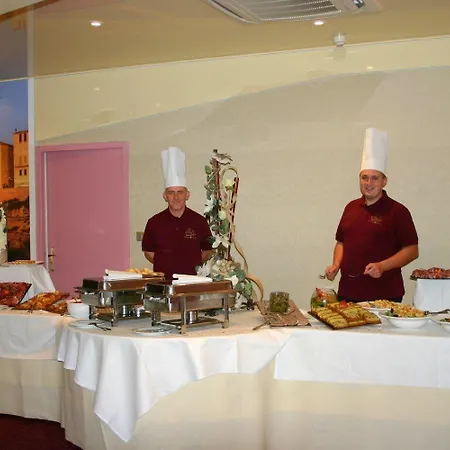 Castel Vecchio Hotel 3*