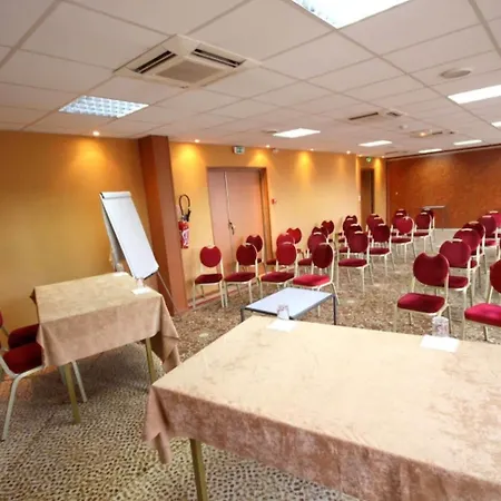 מלון Castel Vecchio 3*